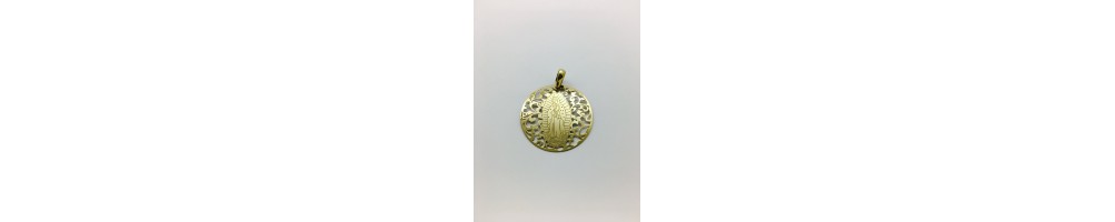 Medalla Virgen de Guadalupe en Plata de Ley con baño de oro. 40mm