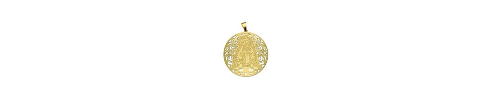 Medalla Virgen la Soledad Plata Chapada en Oro 25mm